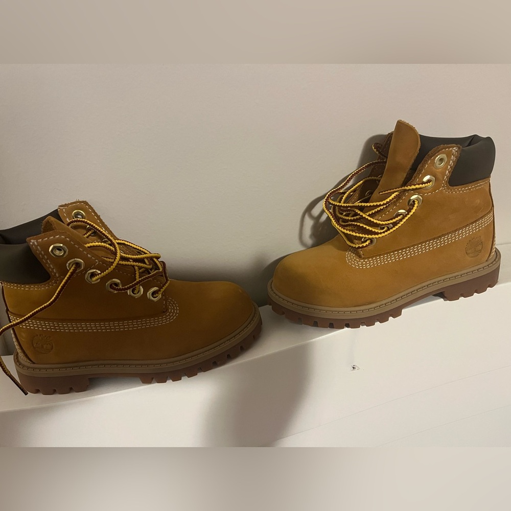 Timberland Tan Leather Lace-Up Boots